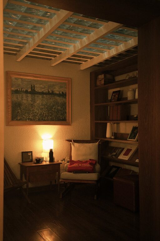 How to Create a Cozy Reading Nook in Your Home